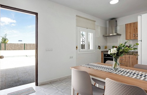 San Ambrosio Casa | Casa de vacaciones que admite mascotas "Villa Montenmedio 2" con vistas a la montaña y piscina