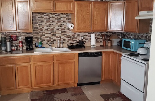 Chalmette Casa | Pet Friendly Home 1/2 mile away from park and 5.5 miles from the french quarter