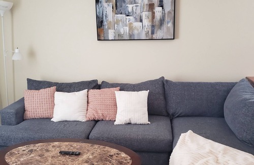 Chalmette Casa | Pet Friendly Home 1/2 mile away from park and 5.5 miles from the french quarter