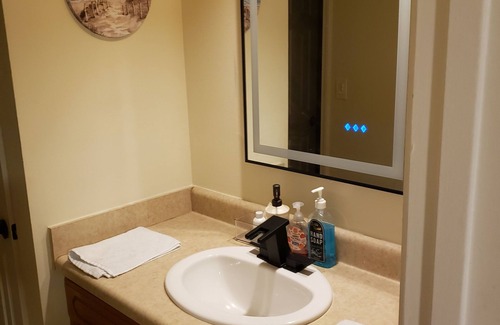 Chalmette Casa | Pet Friendly Home 1/2 mile away from park and 5.5 miles from the french quarter