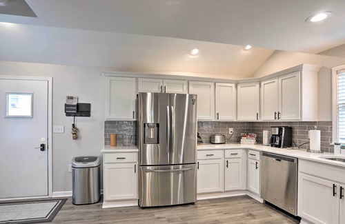 Willoughby Casa | Pet-Friendly Home - 1/2 Mi to Downtown Willoughby!