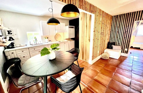 Brickell Cabaña | 2 bedroom guest house 5 min to Miami Beach