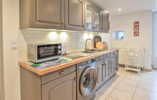 Anctoville Casa | Pet Friendly Home In Aurseulles