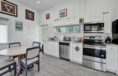 Lake Worth Casa | Pet-Friendly Home w/Fenced Yard, BBQ & Swing Set
