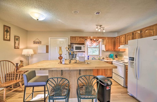 Meadowview Casa | Pet-Friendly Home w/ Grill & Farm in Meadowview!