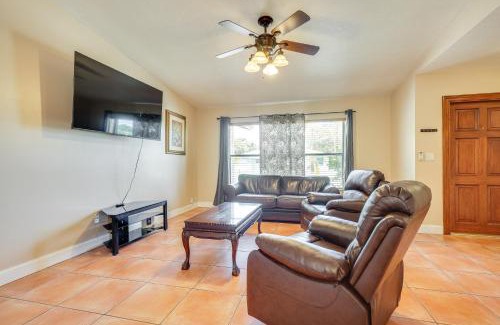 Palmetto Estates Casa | Pet-Friendly Home with Yard about 3 Mi to Zoo Miami!