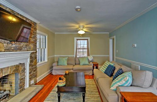 Cape Charles Casa | Pet-Friendly Home with Gazebo Minutes to Beach!