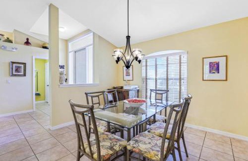 Marco Island Casa | Pet-friendly home with pool and steps to beach/food