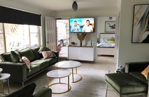 Iluka Casa | Pet friendly home with pool and boat parking.