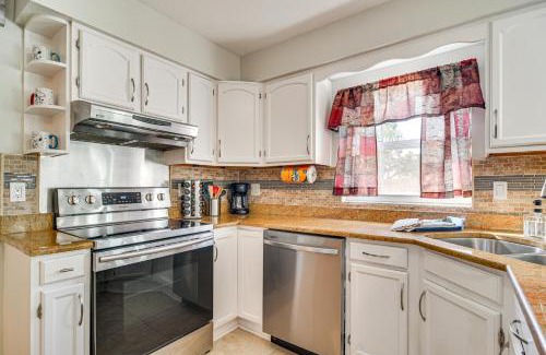 Largo Casa | Pet-Friendly Home with Pool and BBQ in Largo