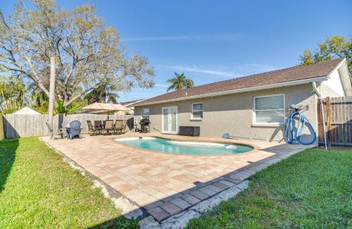 Largo Casa | Pet-Friendly Home with Pool and BBQ in Largo