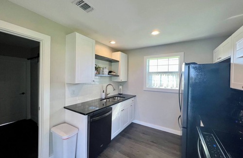 Long Mott Casa | Pet-Friendly Home with fenced yard and covered boat parking in Seadrift TX