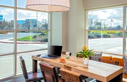 Redwood Shores Casa | Pet-friendly Hotel with Outdoor Pool, Waterfront Lagoon View, Prime Location!