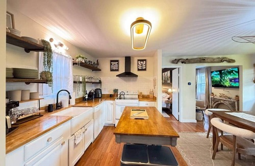 Hudson Cabaña | Pet-Friendly Hudson Escape w/Hot Tub