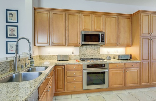 Indio Casa | Pet-Friendly Indio Home w/ Hot Tub: 55+ Community