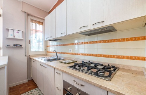 Quartu Sant'Elena Casa | Villa Serra junto al mar que admite mascotas y con pista de tenis privada