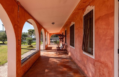 Quartu Sant'Elena Casa | Villa Serra junto al mar que admite mascotas y con pista de tenis privada