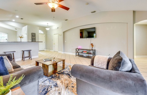 Northside Casa | Pet-Friendly Jacksonville Home Rental w/ Lanai!