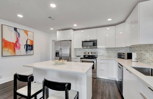 South Palm Park Neighborhood Association Casa | Pet Friendly Lake Worth Beach Cottage Sleeps 6+ Fenced Yard
