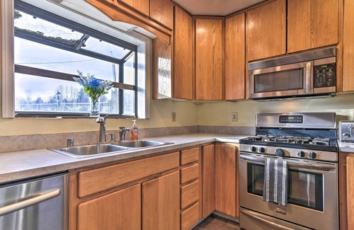 La Center Casa | Pet-Friendly La Center Home ~ 6 Mi to Casinos