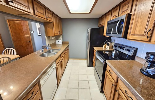 Copper Mountain Village Condominio | Pet Friendly large 1 bedroom. 444/446 Full Size Kitchen Center Village Copper Mountain Parking,