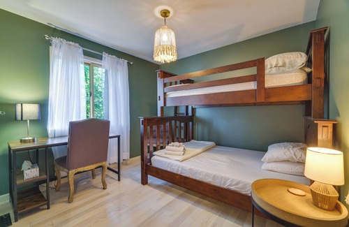 Lackawaxen Cabina | Pet-Friendly Lackawaxen Cabin w/ Wraparound Deck!