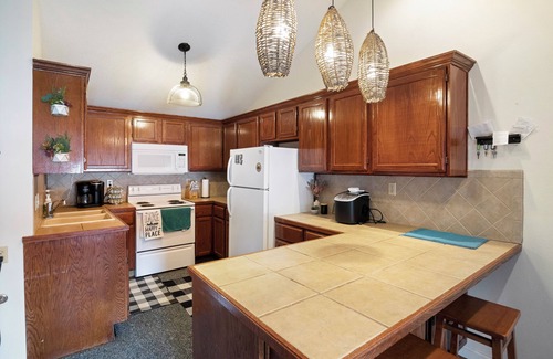 Climax Springs Casa | Pet-Friendly Lakefront Home in a Quiet Cove w/ Netflix, Outdoor Seating, Boat Slip
