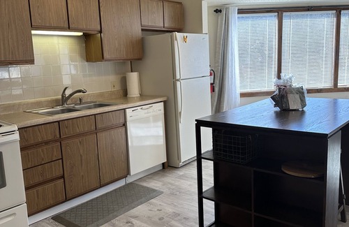 Osage Beach Casa | Pet Friendly Lakefront Villa in the Heart of Osage Beach & 10' x 30' Boat Slip