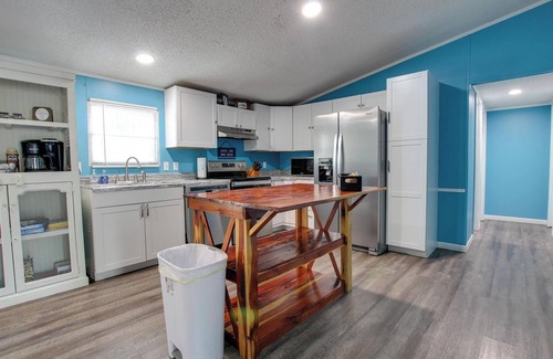 Crane Hill Casa | Pet Friendly! Lakefront - Crooked Creek Retreat