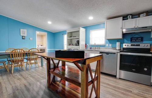 Crane Hill Casa | Pet Friendly! Lakefront - Crooked Creek Retreat