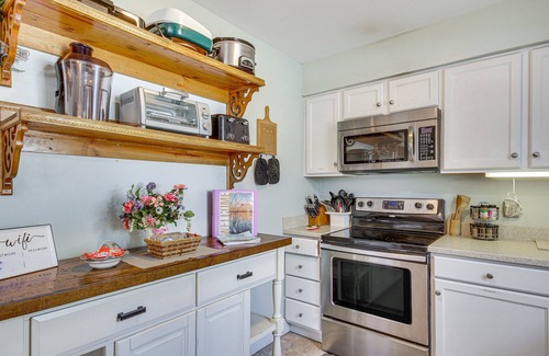 Leesville Casa | Pet-Friendly Lakehouse: View Tower + Fire Pit!
