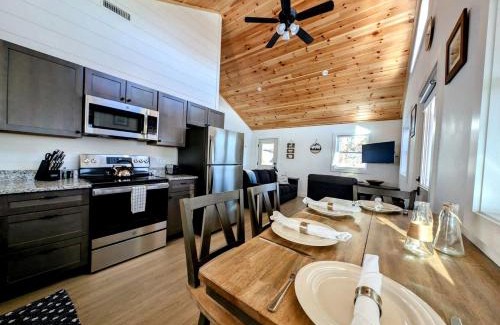 Sullivan Casa | Pet-Friendly Lakeside Cabin with Fire Pit & Screened Porch near Flanders Pond in Sullivan, Maine
