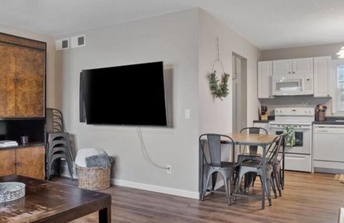 Rapid City Casa | Pet Friendly Large Fenced Backyard Covered Patio