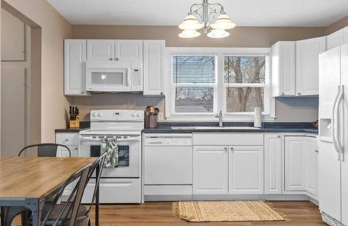 Rapid City Casa | Pet Friendly Large Fenced Backyard Covered Patio