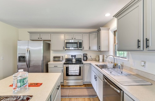 Gilman Casa | Pet-Friendly Lebanon House w/ Lake Access!
