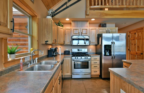 Hayward Cabina | Pet Friendly Lost Dutchman Lodge On Teal Lake