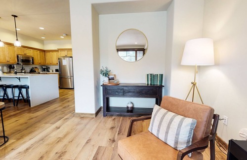 Woodwinds Casa | Pet-Friendly Luxury, Bright Interior, On Golf Course! Gas Grill & Hot Tub