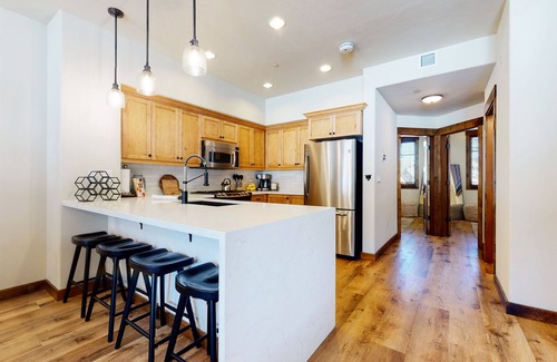 Woodwinds Casa | Pet-Friendly Luxury, Bright Interior, On Golf Course! Gas Grill & Hot Tub