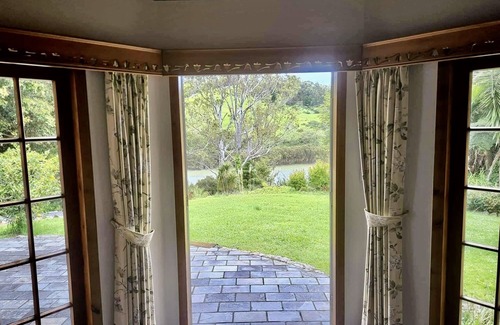 Mangonui Casa | Pet friendly Luxury Accommodation with private Pool and Jetty