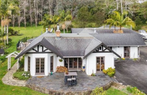 Mangonui Casa | Pet friendly Luxury Accommodation with private Pool and Jetty