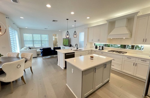 Naples Casa | Pet friendly luxury home, huge pool and spa in a gated community!