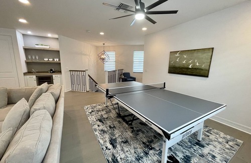 Naples Casa | Pet friendly luxury home, huge pool and spa in a gated community!
