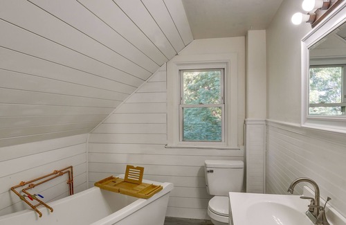 Blooming Prairie Casa | Pet-Friendly Minnesota Farm House w/ Fire Pit!