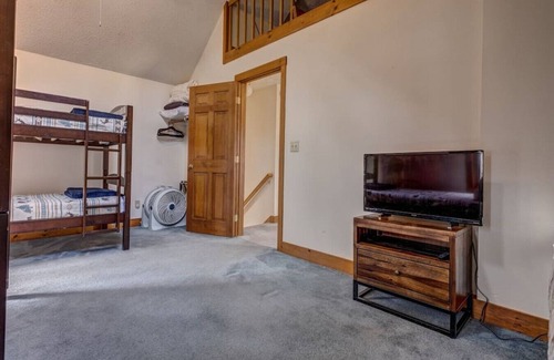 Madison Chalet De Esquí | Pet Friendly Madison Chalet Close to Hiking