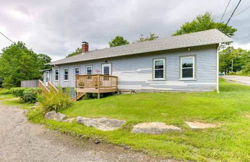 Penobscot Casa | Pet-Friendly Maine Cottage By Northern Bay