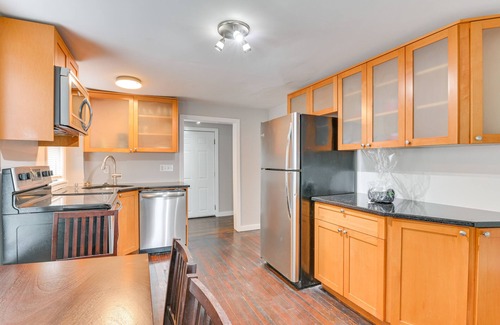 Malden Apartamento | Pet-friendly Malden Apartment: 7 Mi to Boston!