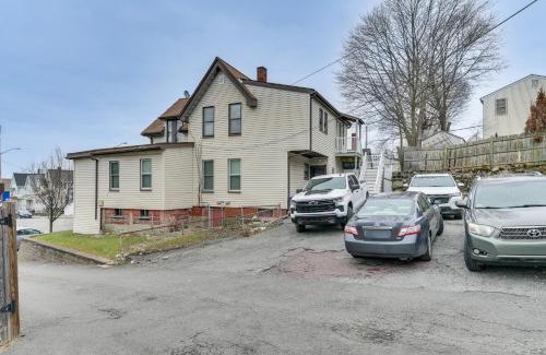 Malden Apartamento | Pet-Friendly Malden Apartment 7 Mi to Boston!