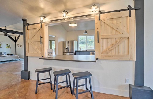 Mancos Apartamento | Pet-Friendly Mancos Gem w/ Patio & Fire Pit!