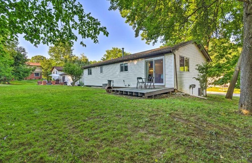 West Bloomfield Casa | Pet-Friendly Michigan Home 5 Mi to State Park!