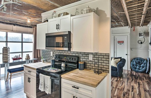 Franklin Cabaña | Pet Friendly 'Milk Barn Cottage' on 15 Acres!